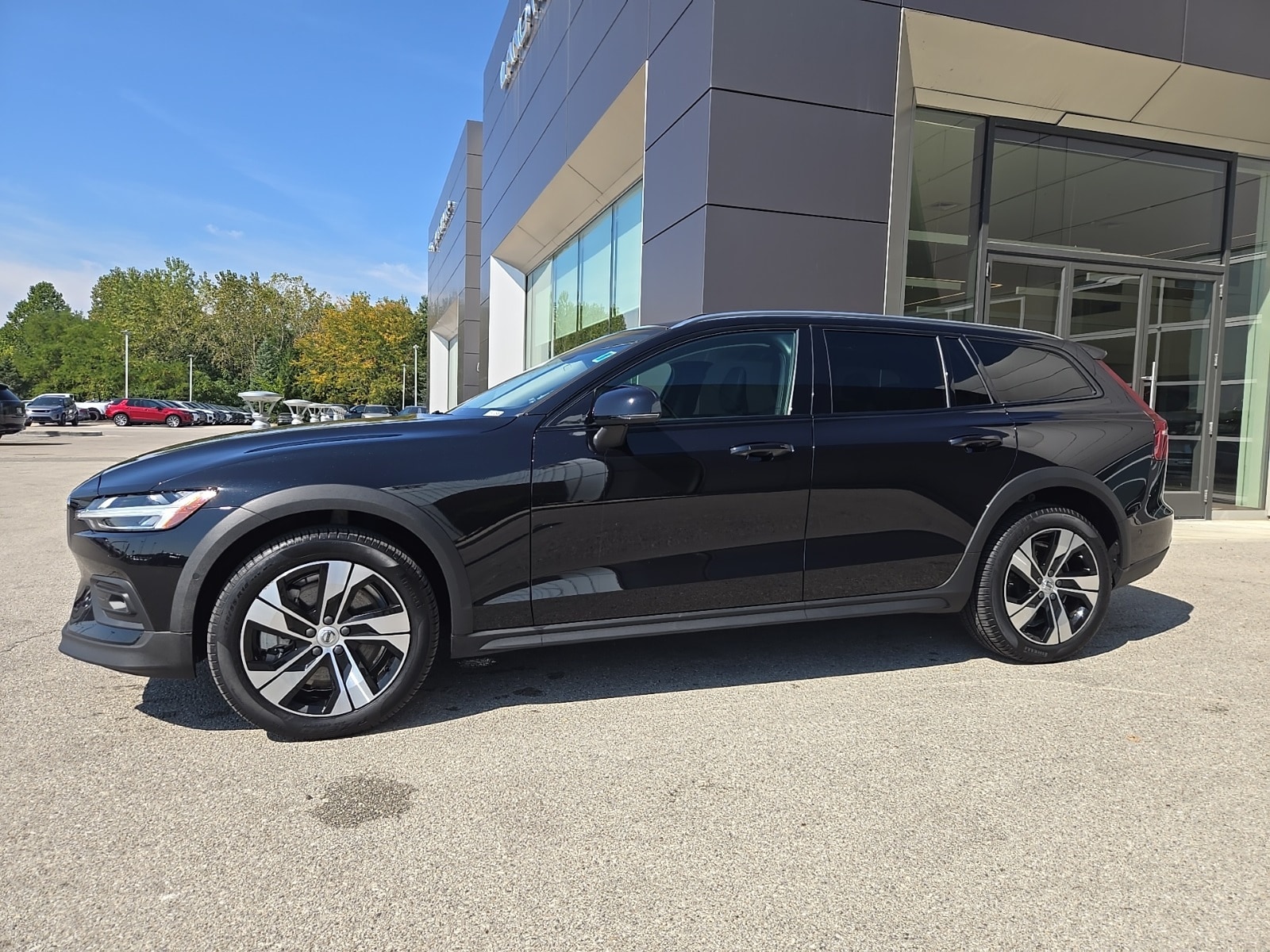 Used 2024 Volvo V60 Cross Country B5 Plus
