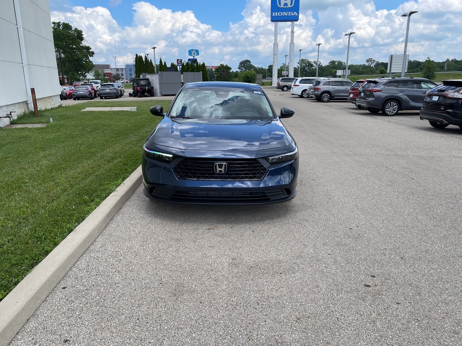New 2025 Honda Accord SE