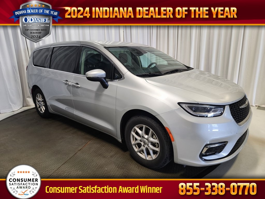 Used 2023 Chrysler Pacifica Touring L