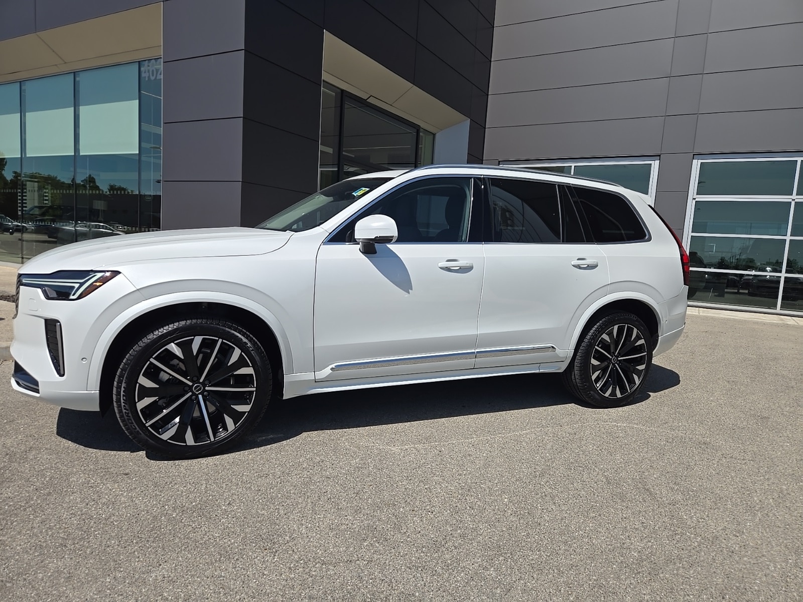 New 2025 Volvo XC90