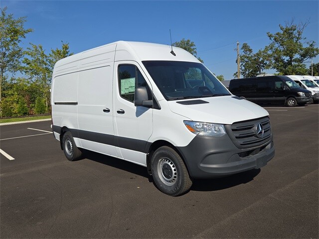 New 2025 Mercedes-Benz Sprinter 2500 Standard Roof 4-Cyl Diesel