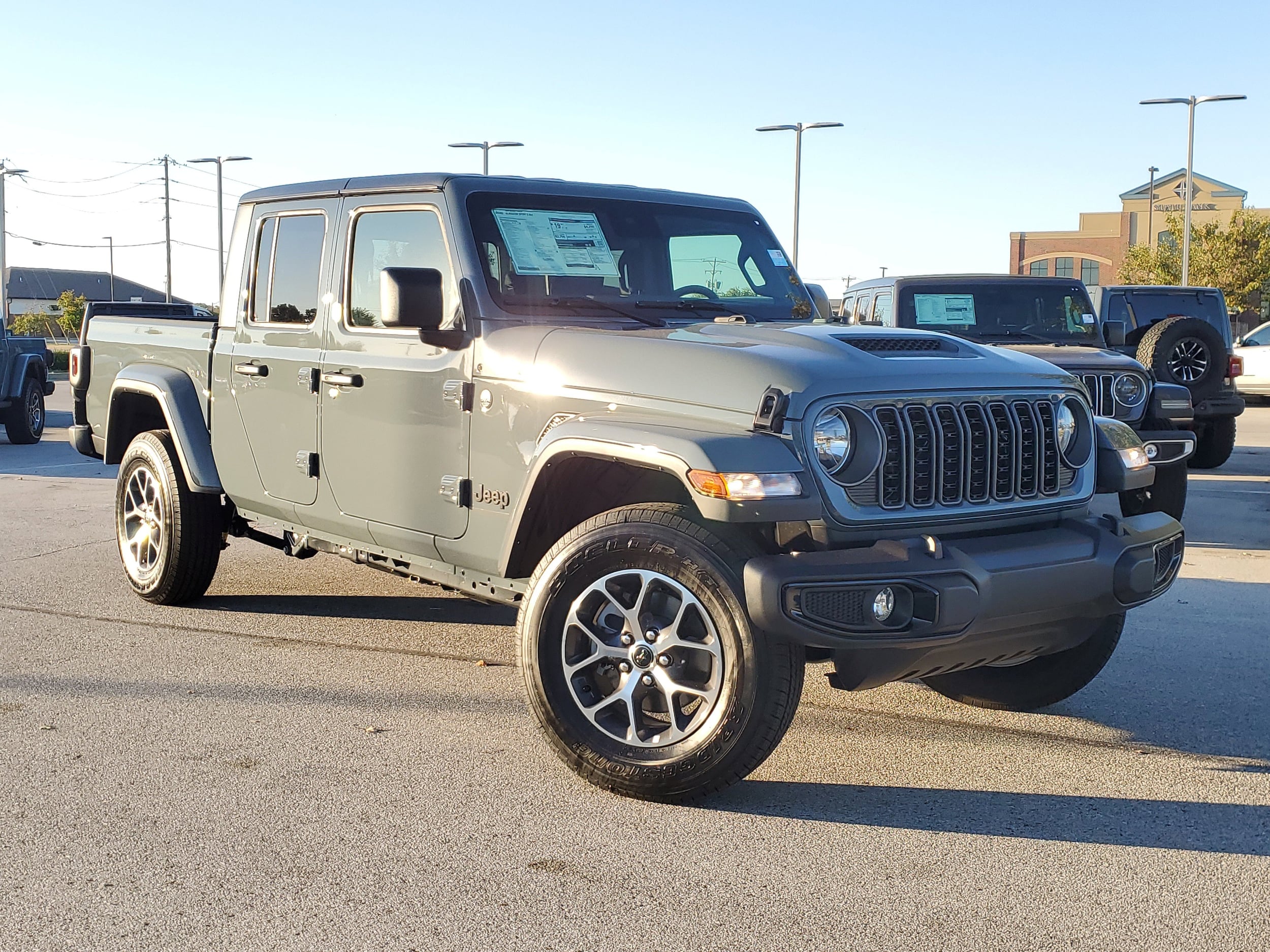 New 2025 Jeep Gladiator SPORT S 4X4