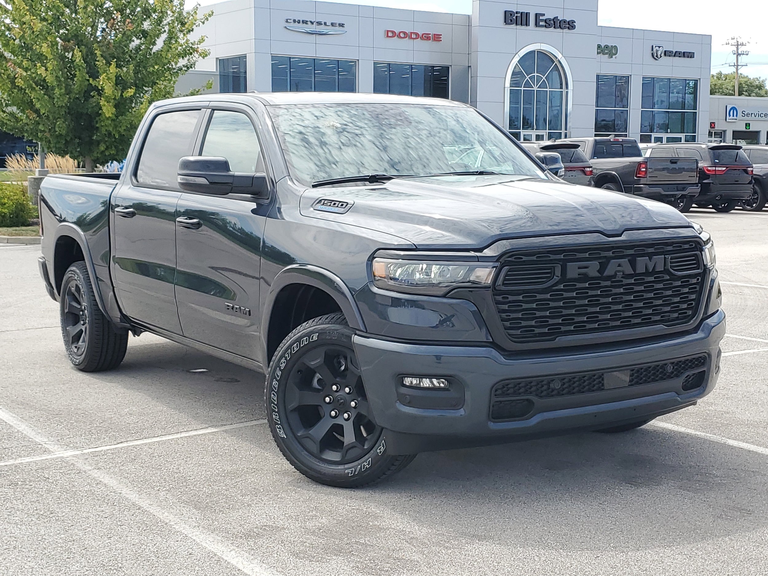 New 2025 Ram 1500 BIG HORN CREW CAB 4X4 5'7' BOX