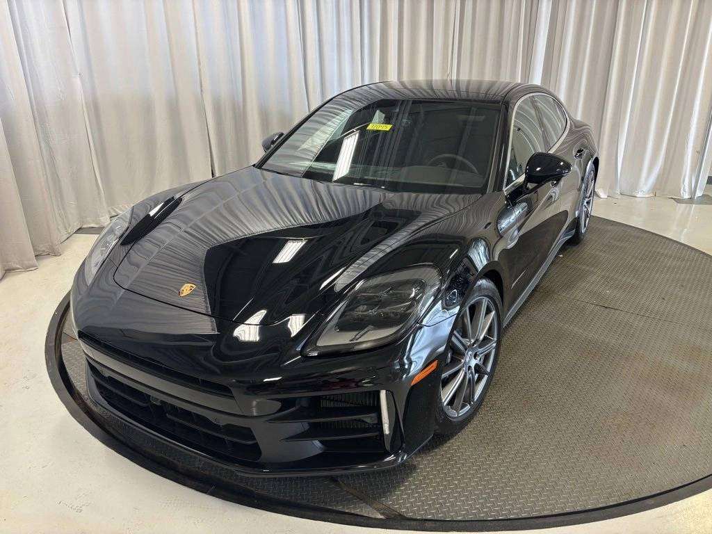 New 2025 Porsche Panamera 4