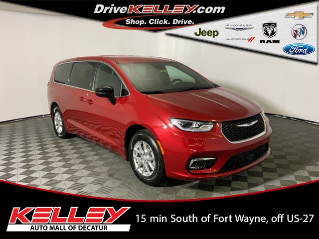 New 2026 Chrysler Pacifica Select