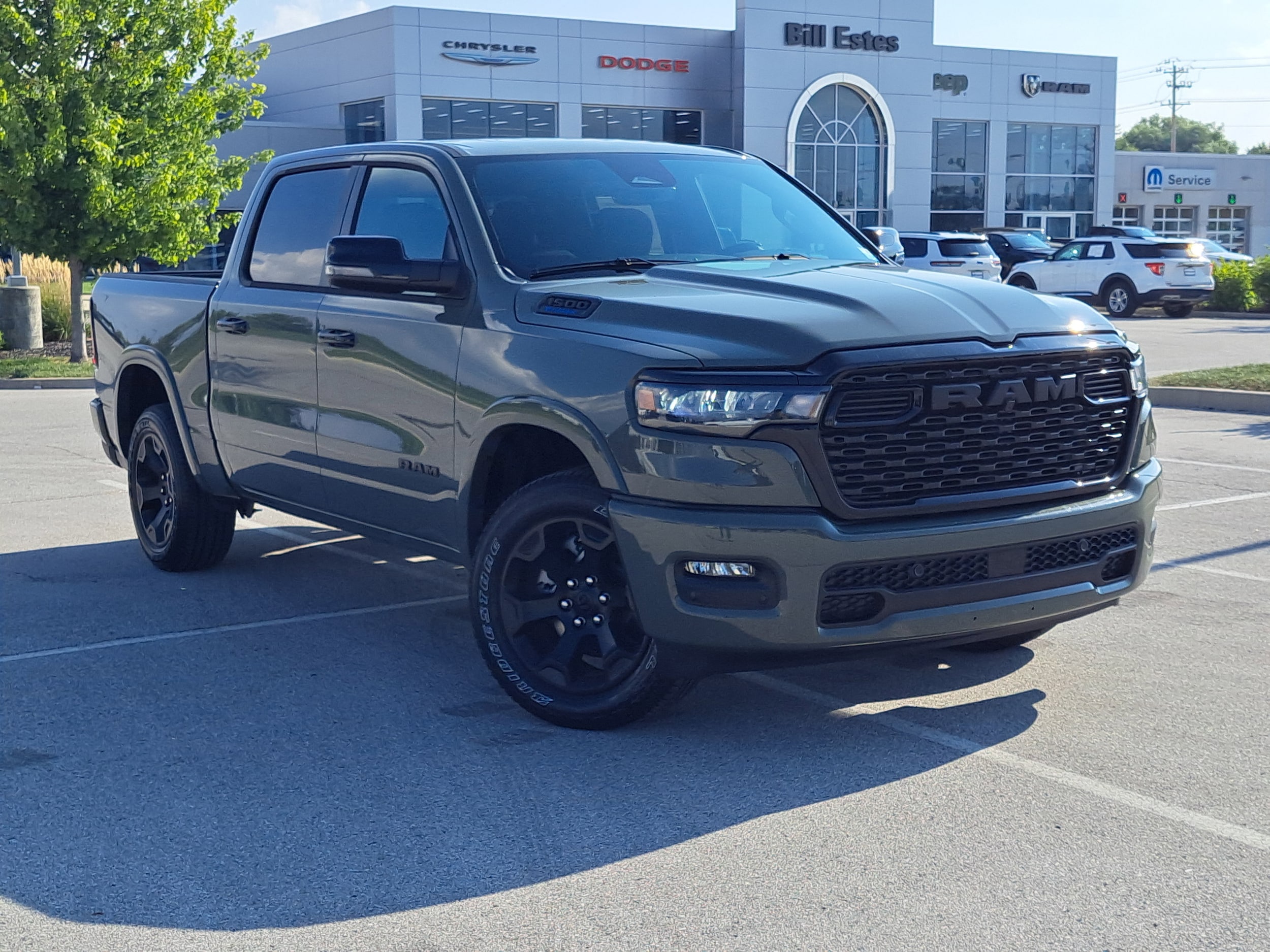 New 2025 Ram 1500 BIG HORN CREW CAB 4X4 5'7 BOX
