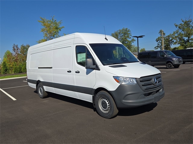 New 2025 Mercedes-Benz Sprinter 2500 High Roof 4-Cyl Diesel HO