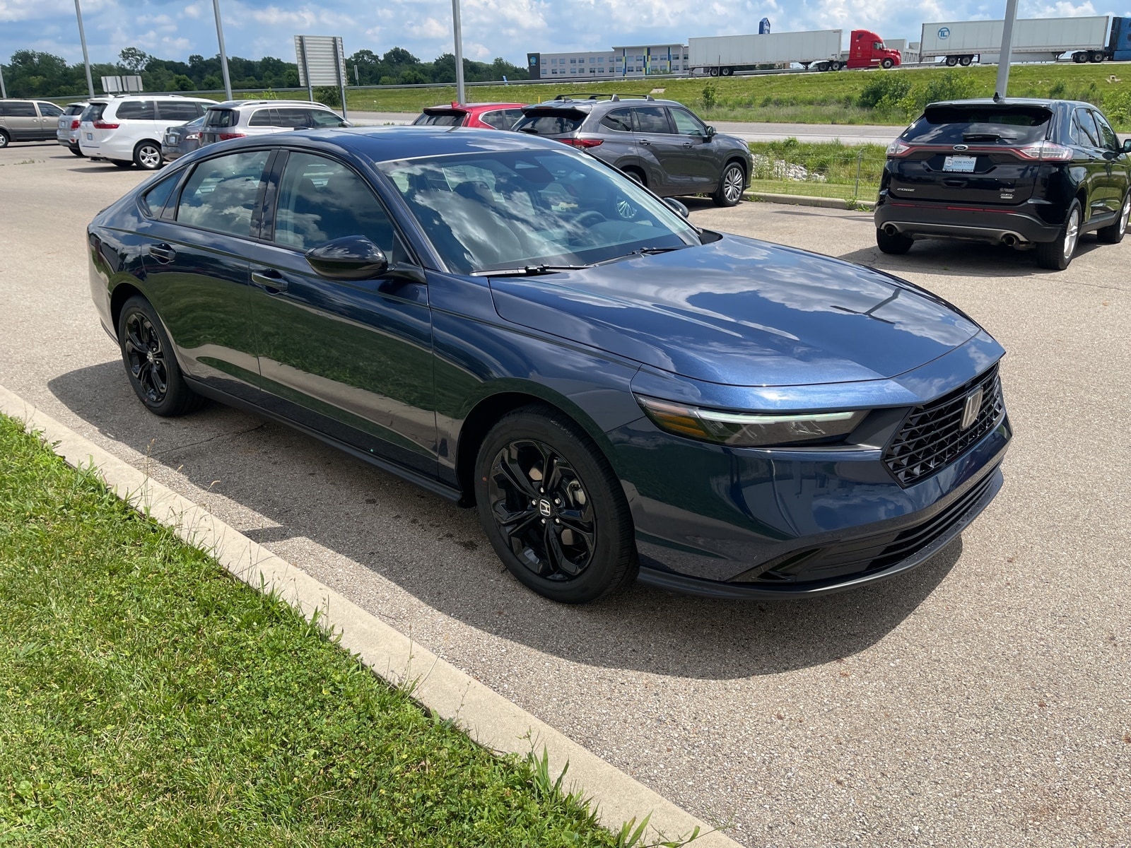 New 2025 Honda Accord SE