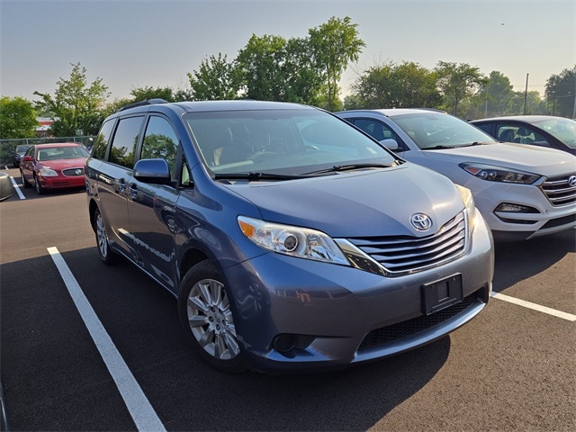 Used 2015 Toyota Sienna LE