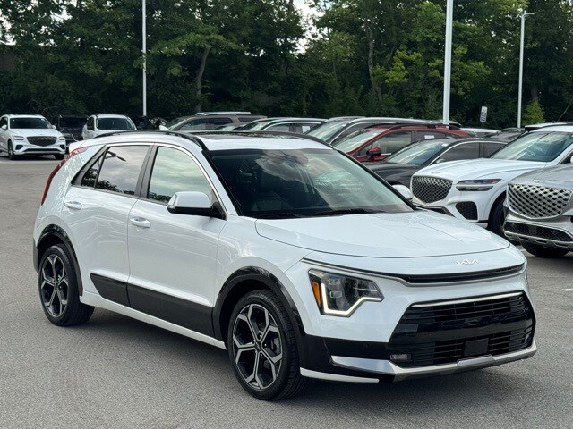 Used 2023 Kia Niro SX Touring