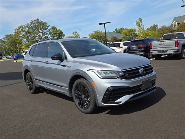 Used 2022 Volkswagen Tiguan 2.0T SE R-Line Black