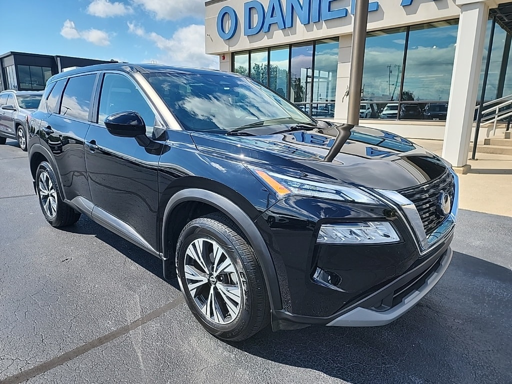 Used 2023 Nissan Rogue SV