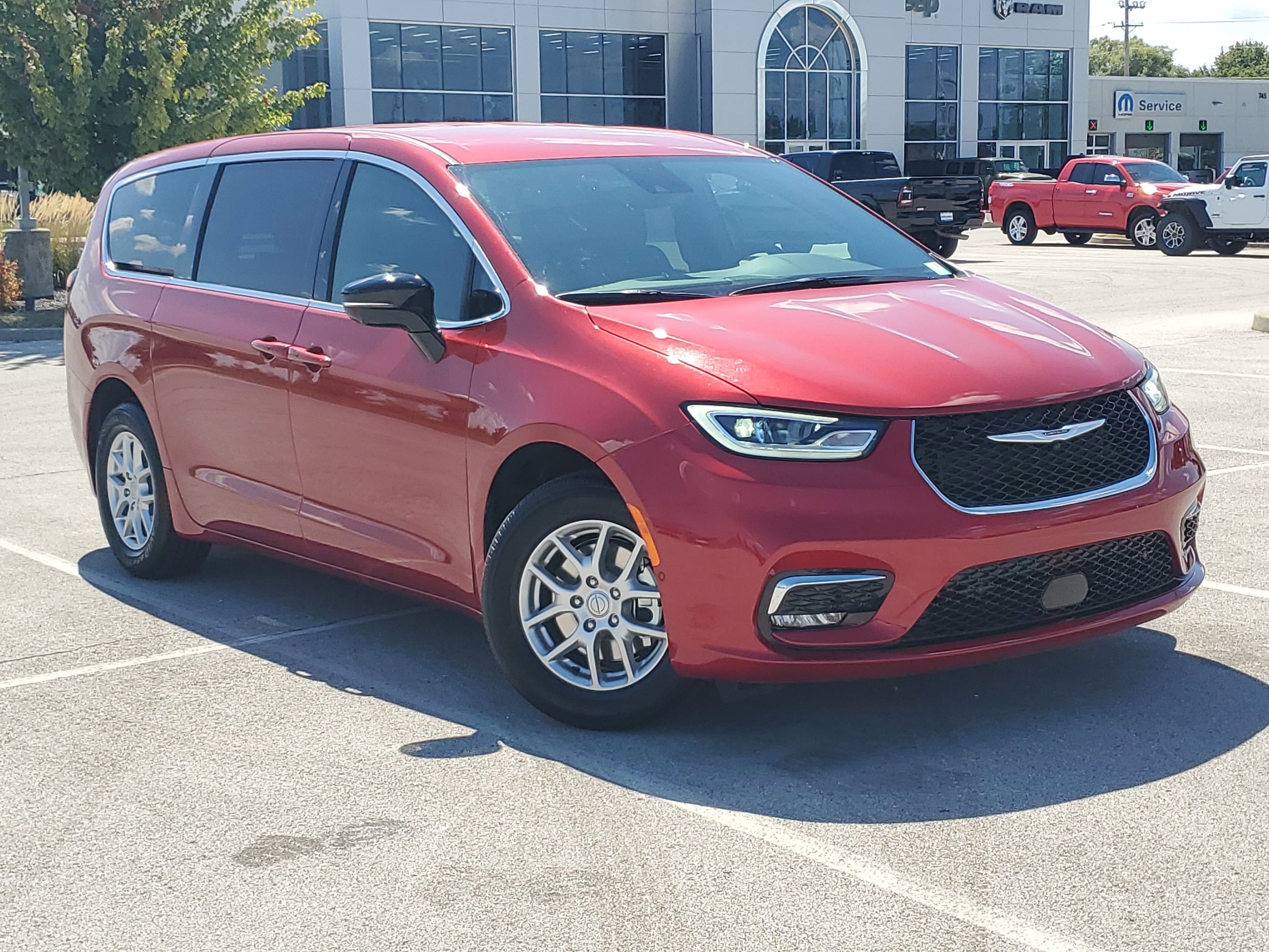 New 2026 Chrysler Pacifica Select