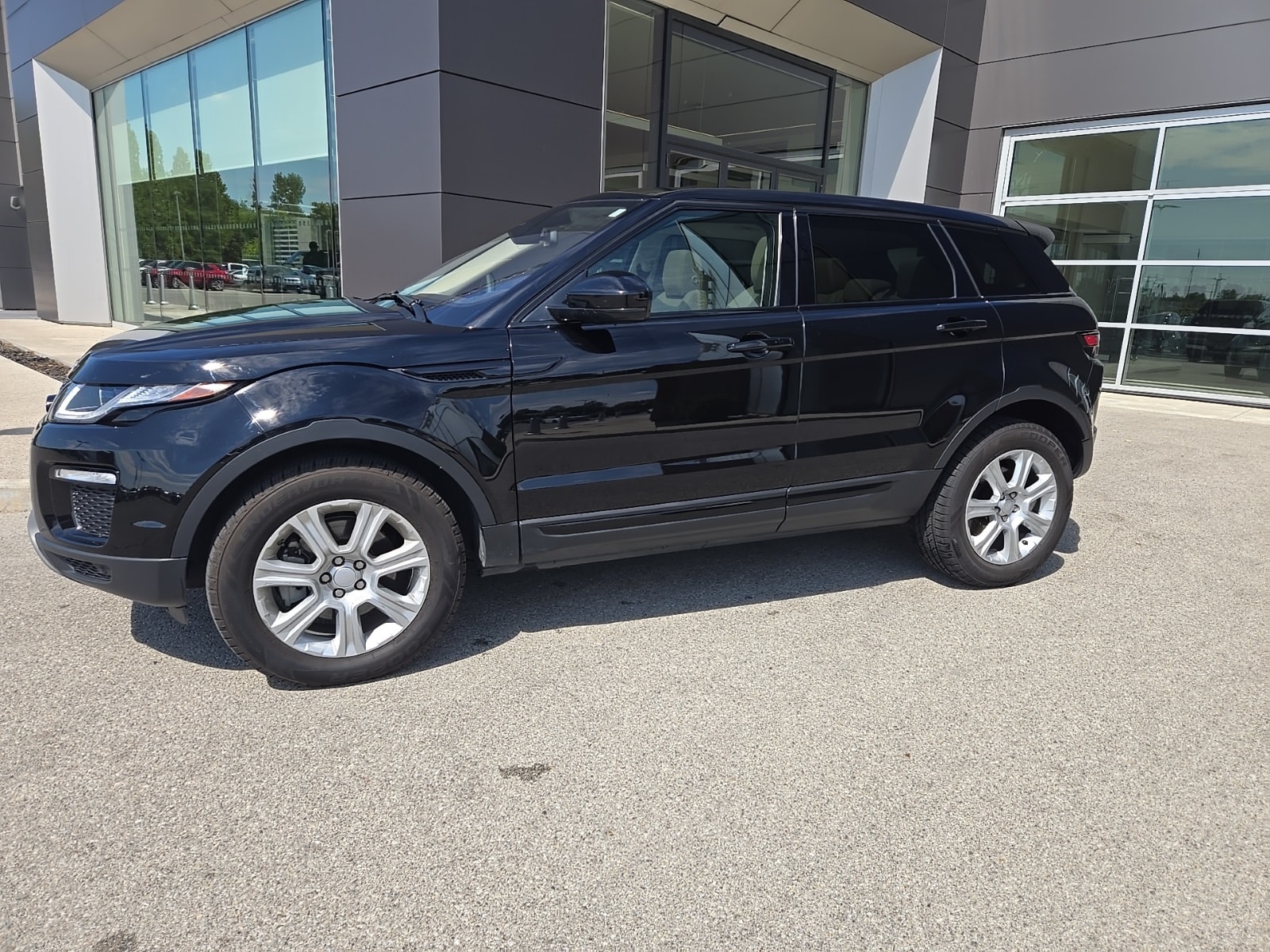 Used 2019 Land Rover Range Rover Evoque SE Premium