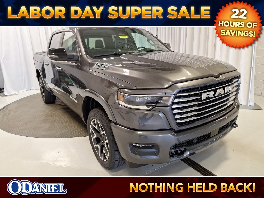 New 2026 Ram 1500 LARAMIE CREW CAB 4X4 5'7 BOX