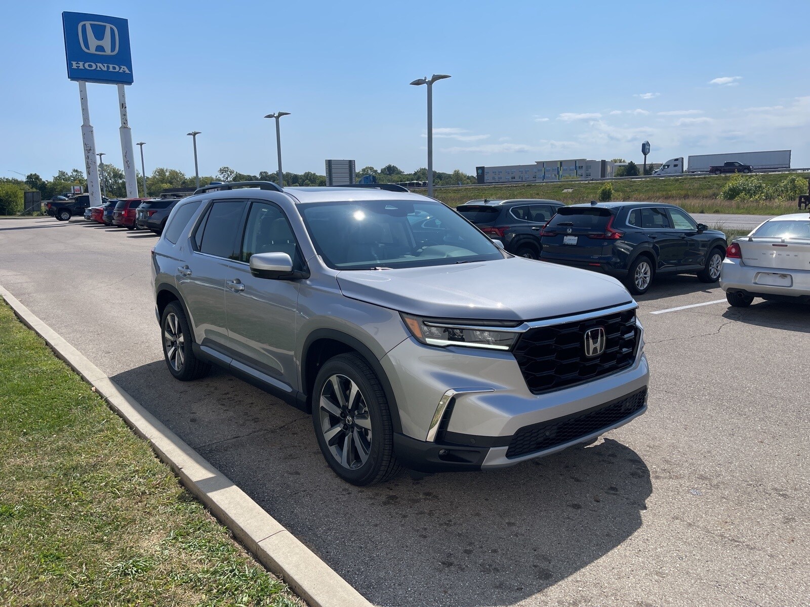 New 2025 Honda Pilot Touring