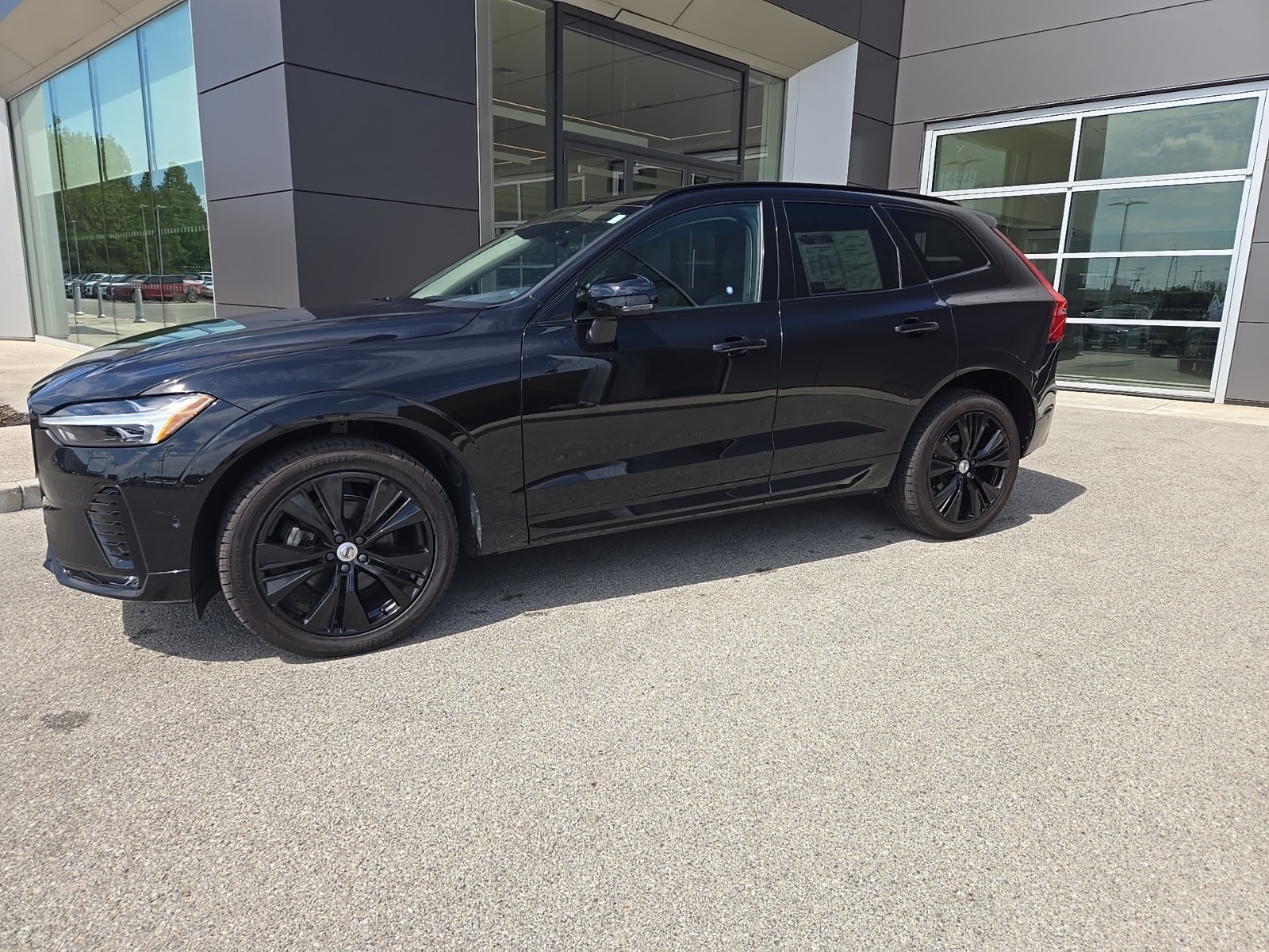 Used 2023 Volvo XC60 B5 Plus Dark Theme