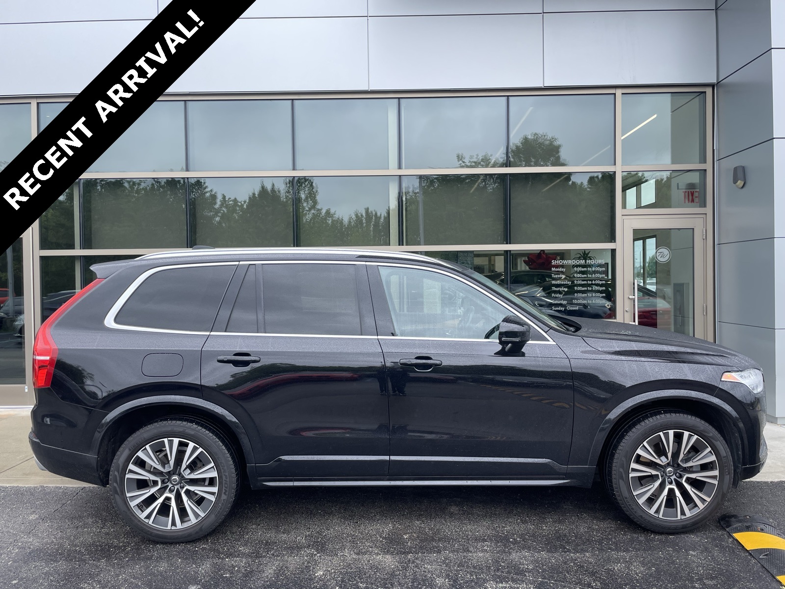 Used 2021 Volvo XC90 T6 Momentum