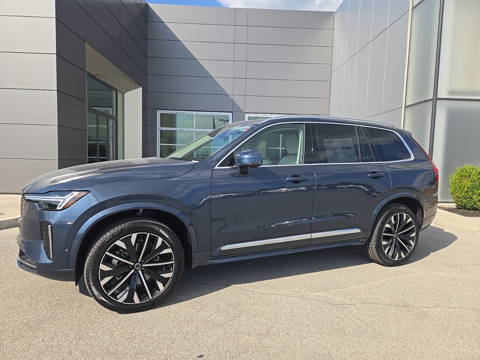 New 2026 Volvo XC90 B6 Ultra 7-Seater