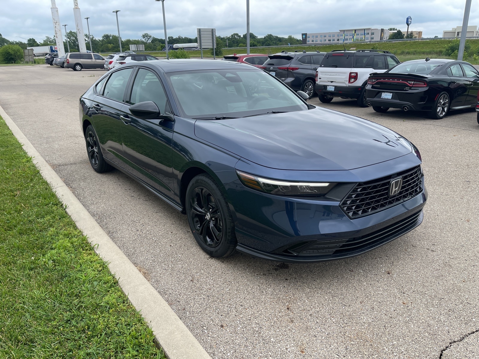 New 2025 Honda Accord SE