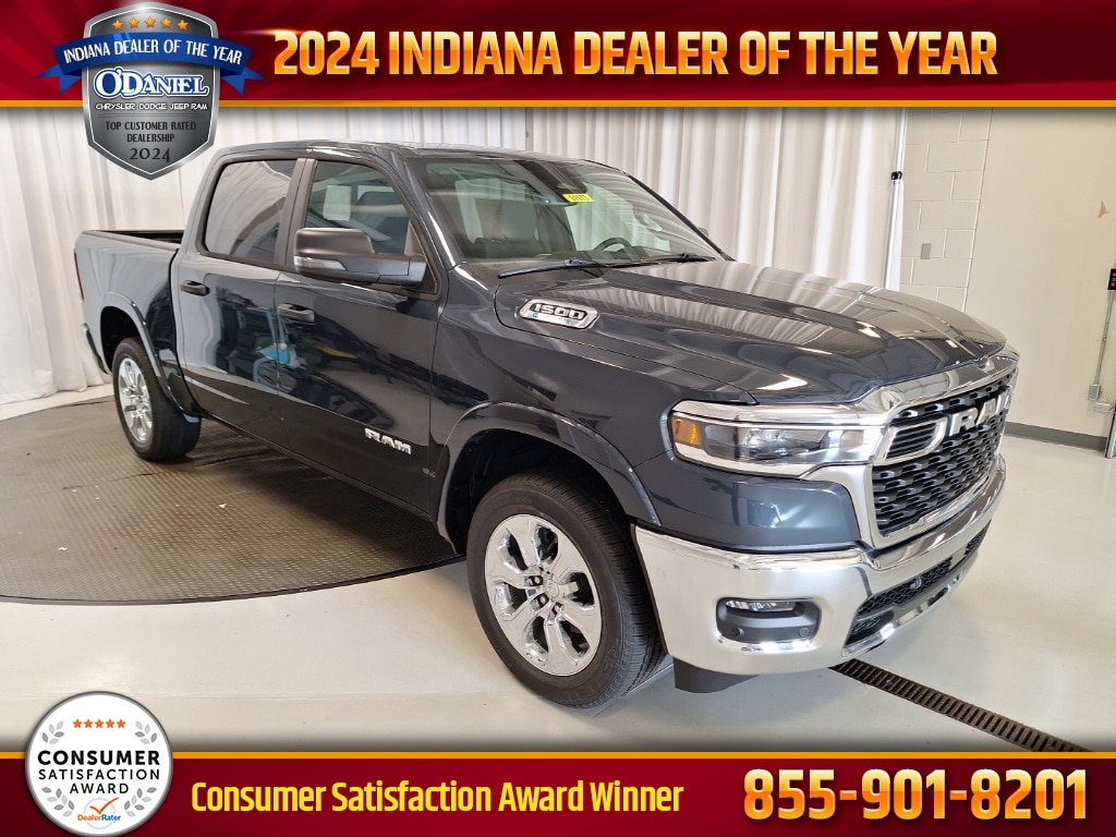 New 2025 Ram 1500 BIG HORN CREW CAB 4X4 5'7' BOX