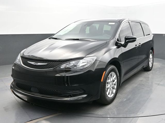 New 2025 Chrysler Voyager LX