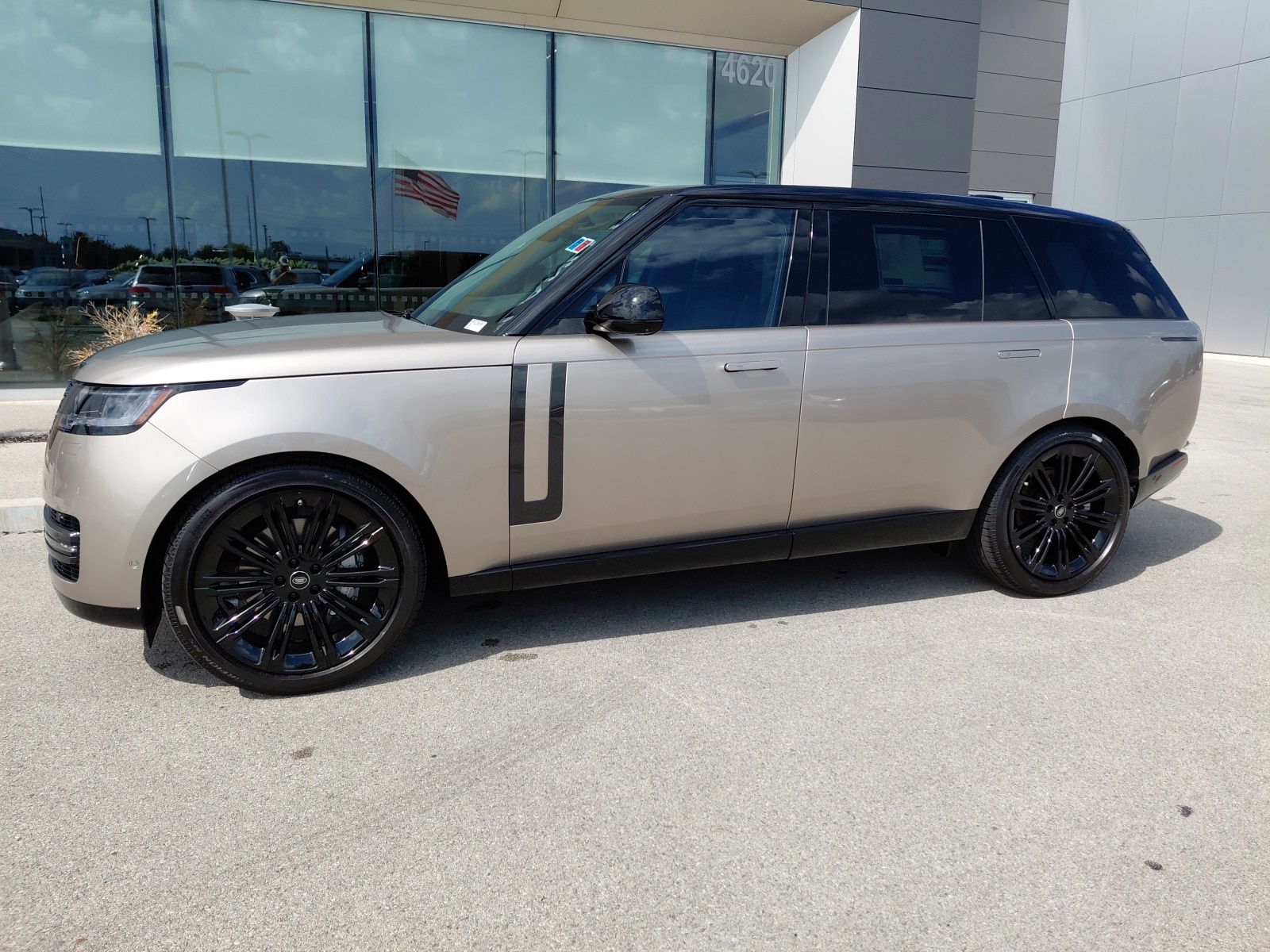 New 2025 Land Rover Range Rover SE 7 Seats 400PS