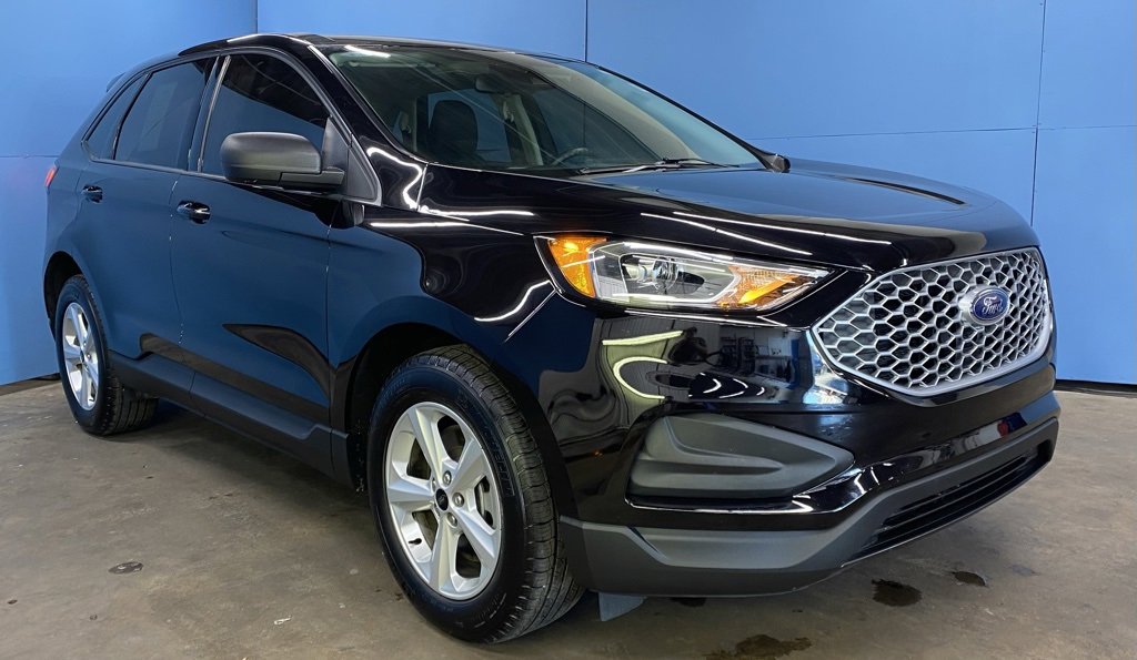 Used 2024 Ford Edge SE