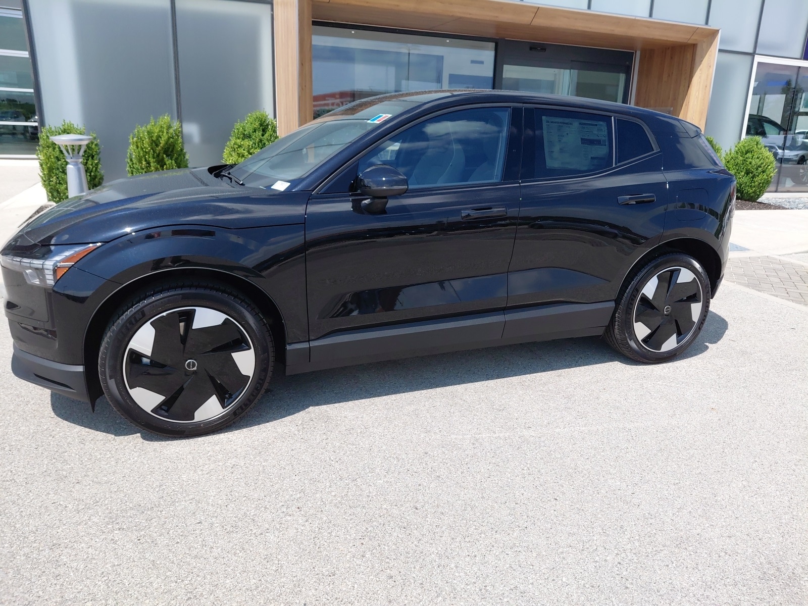New 2025 Volvo EX30 Twin Motor Plus