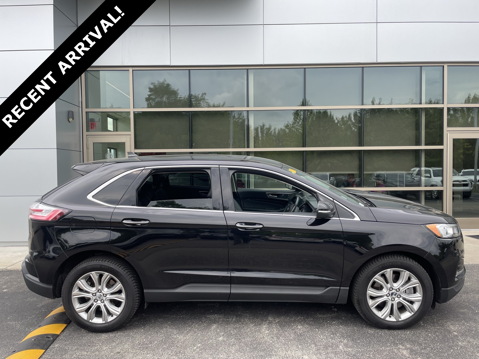 Used 2022 Ford Edge Titanium
