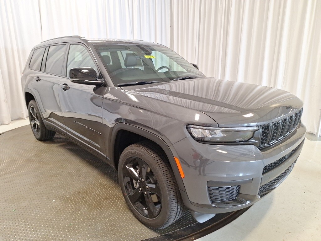 New 2025 Jeep Grand Cherokee L ALTITUDE X 4X4