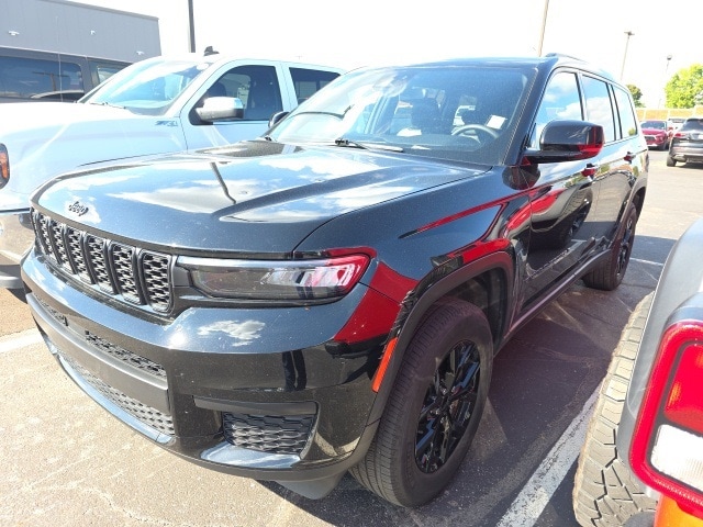 Used 2024 Jeep Grand Cherokee L Laredo