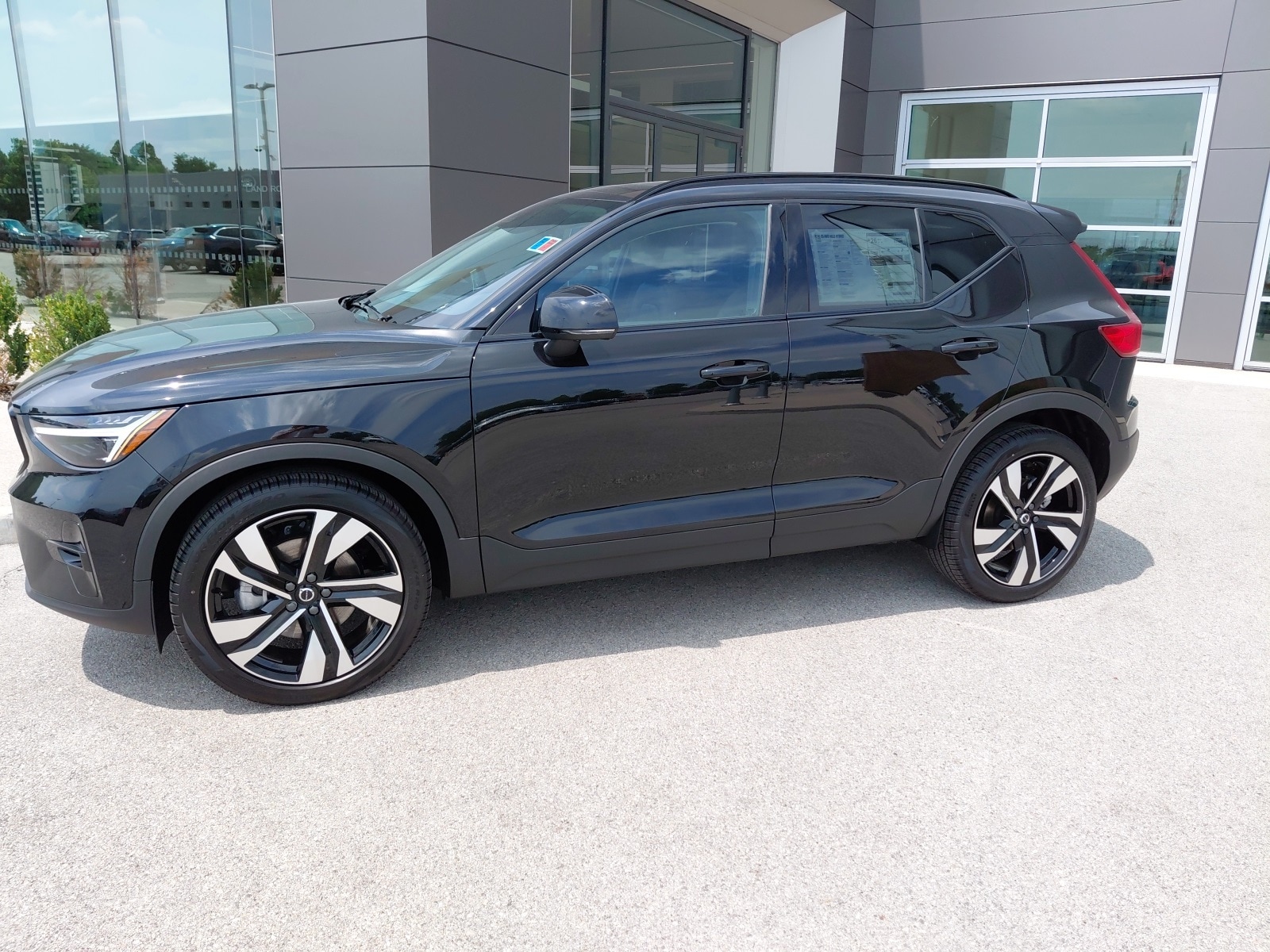 New 2026 Volvo XC40