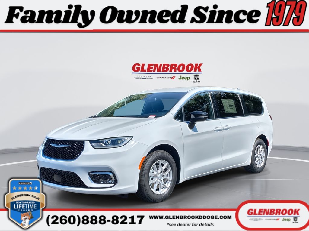 New 2026 Chrysler Pacifica Select