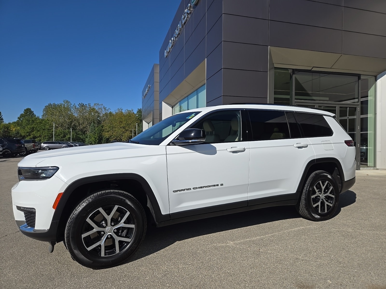 Used 2023 Jeep Grand Cherokee L Limited