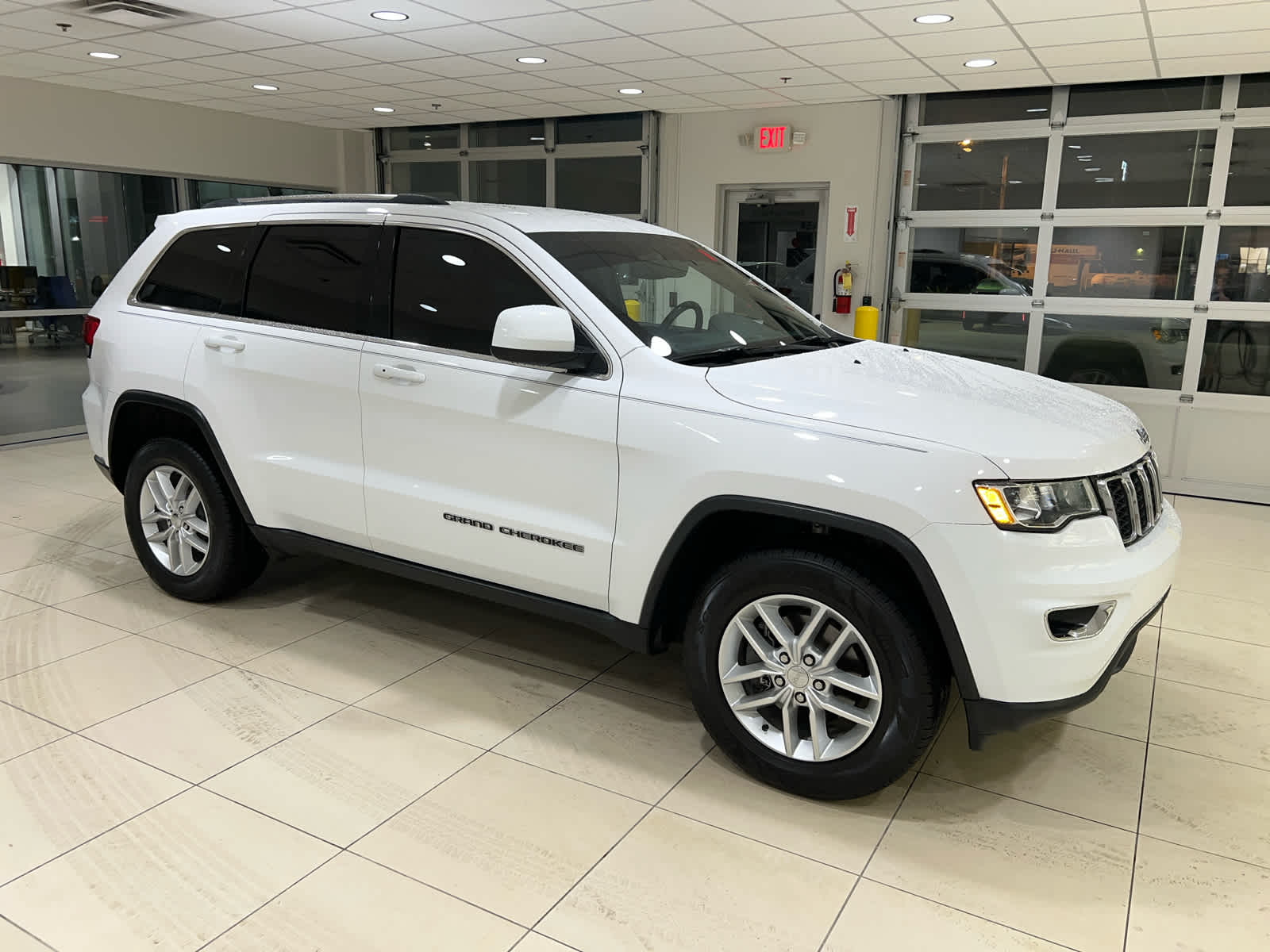 Used 2018 Jeep Grand Cherokee Laredo 4x4