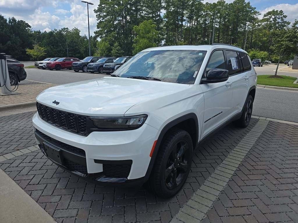Used 2023 Jeep Grand Cherokee L Laredo