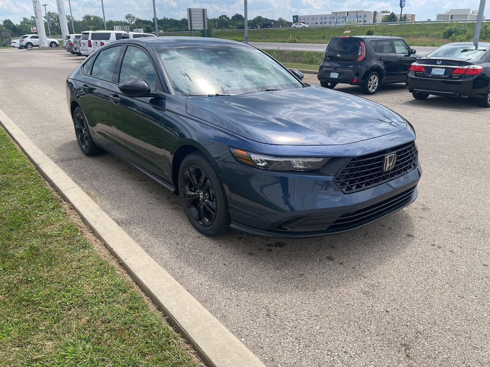 New 2025 Honda Accord SE