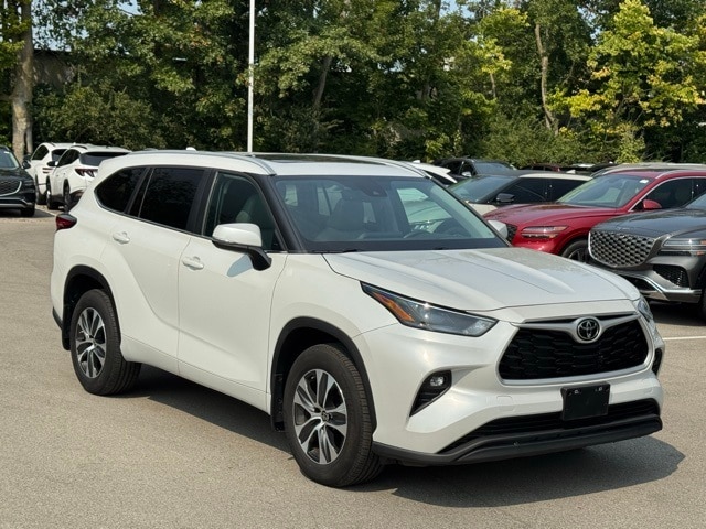 Used 2023 Toyota Highlander L