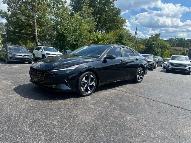 Used 2023 Hyundai Elantra Limited