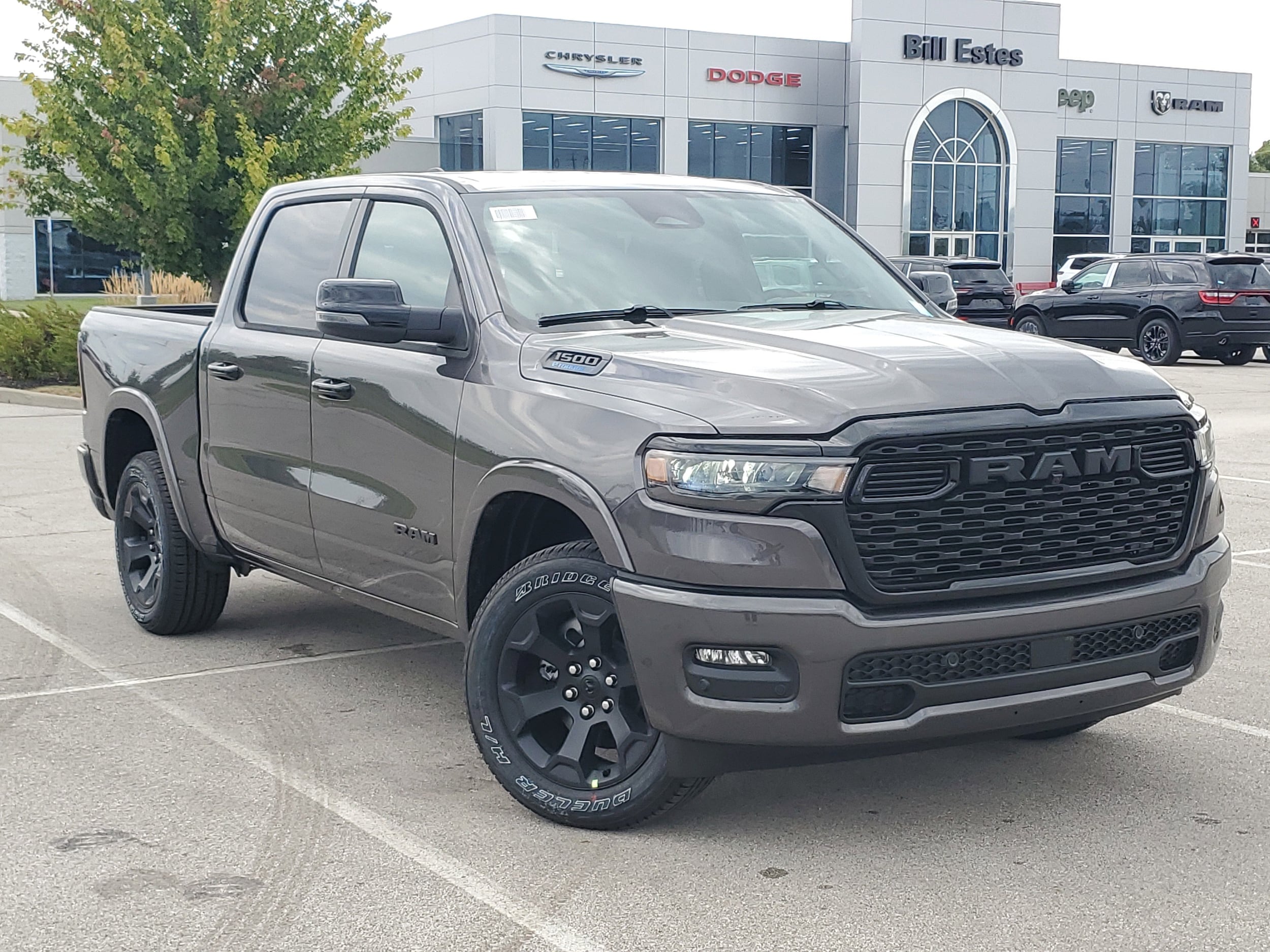 New 2025 Ram 1500 BIG HORN CREW CAB 4X4 5'7' BOX