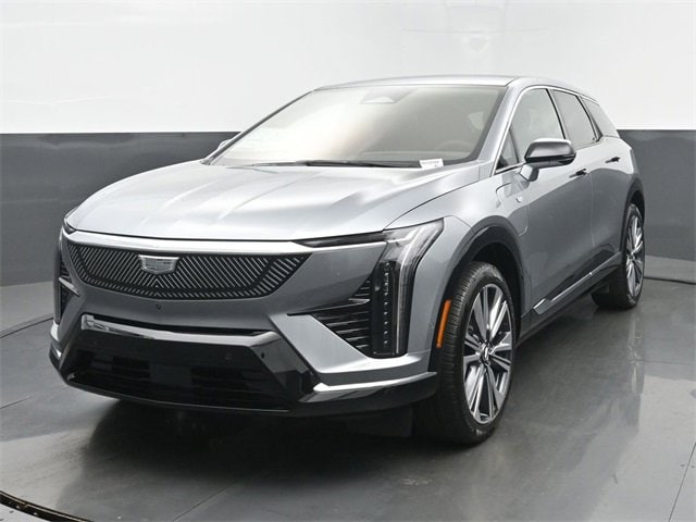 New 2025 CADILLAC OPTIQ Luxury 2