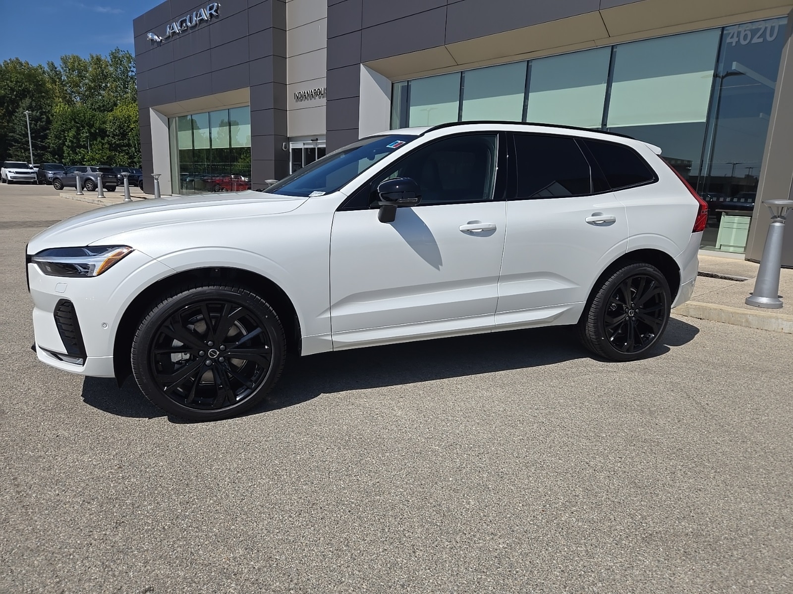 New 2026 Volvo XC60 B5 Ultra Black Edition
