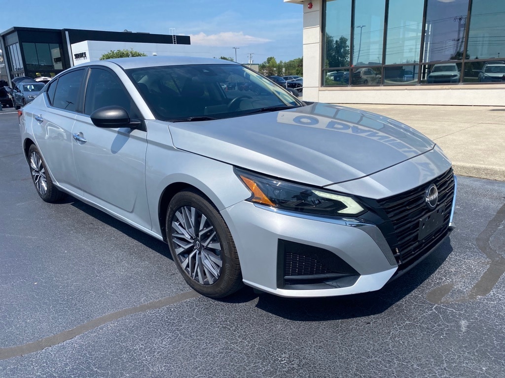Used 2024 Nissan Altima 2.5 SV
