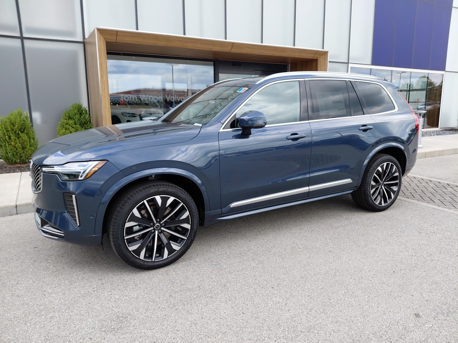 New 2026 Volvo XC90 B6 Plus 7-Seater