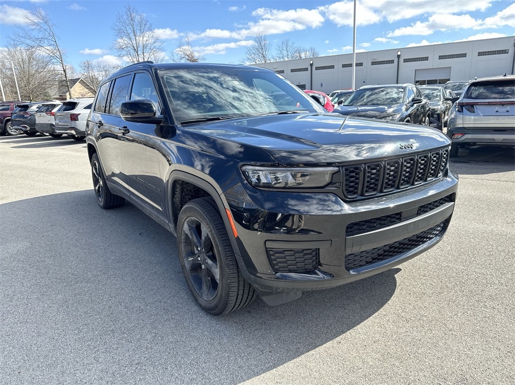 Used 2022 Jeep New Grand Cherokee Laredo