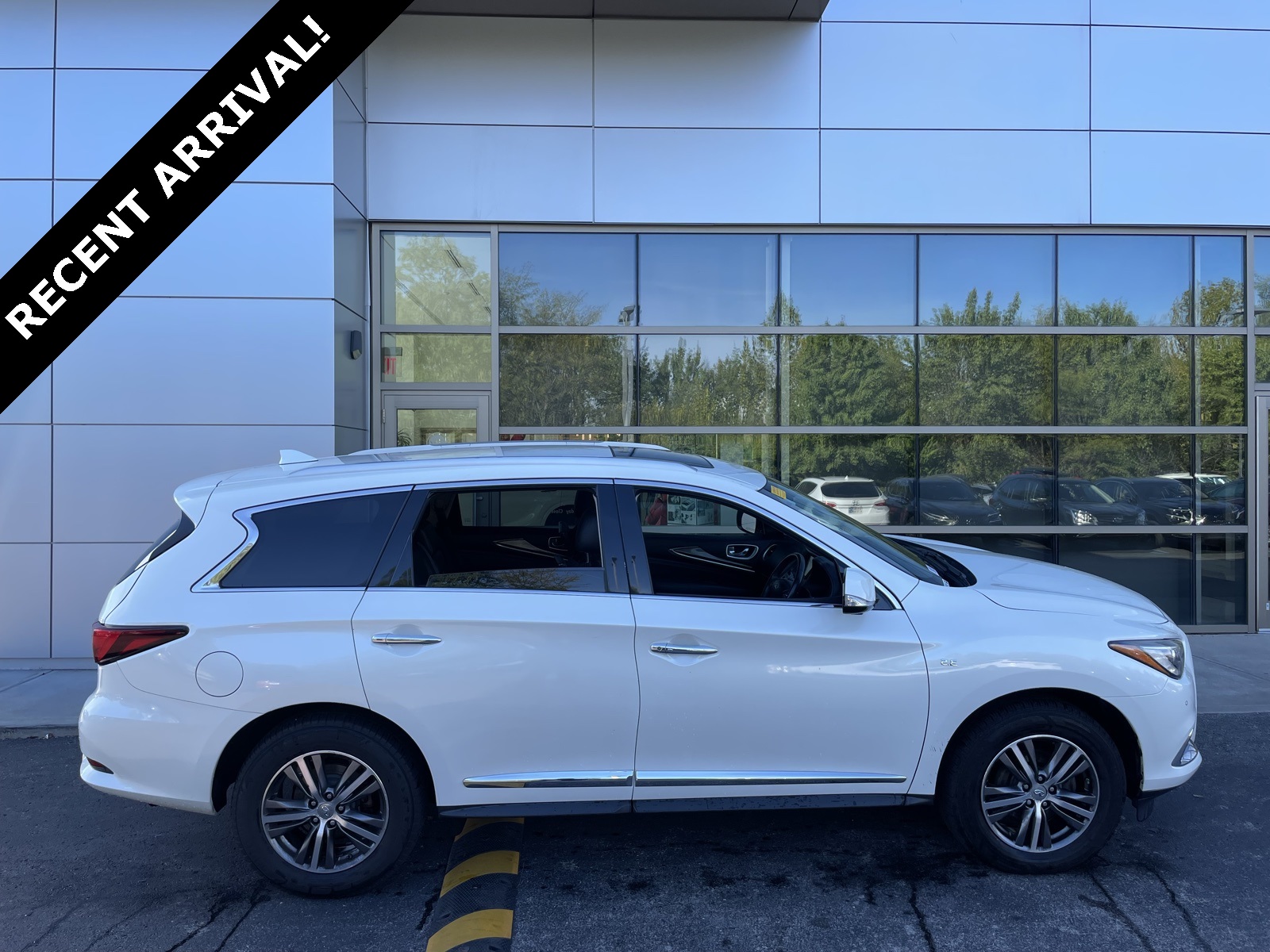 Used 2017 INFINITI QX60 Base
