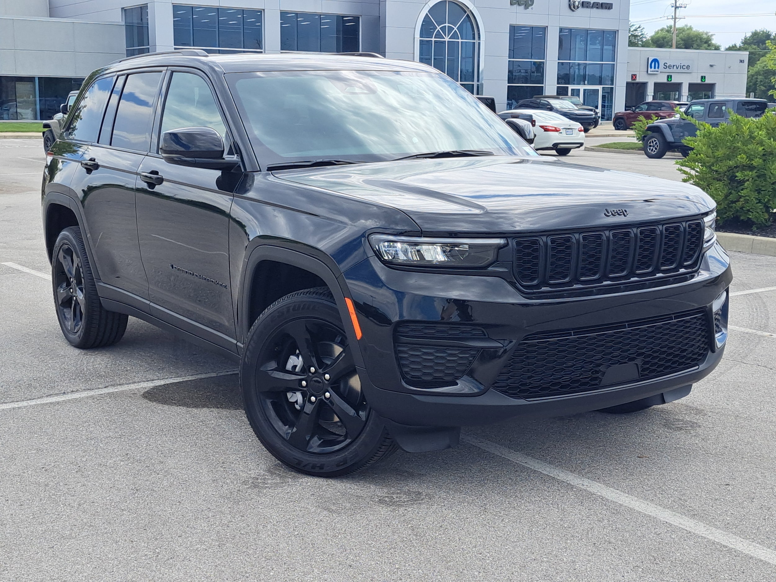 New 2025 Jeep Grand Cherokee ALTITUDE X 4X4