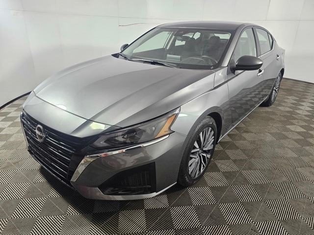 Used 2024 Nissan Altima 2.5 SV