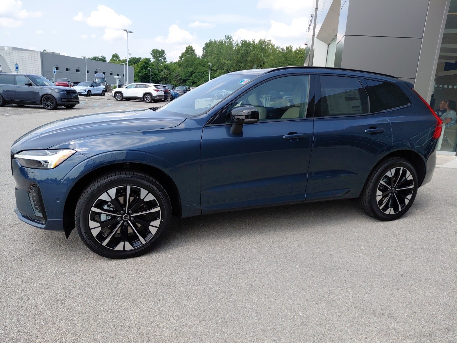 New 2026 Volvo XC60 B5 Plus